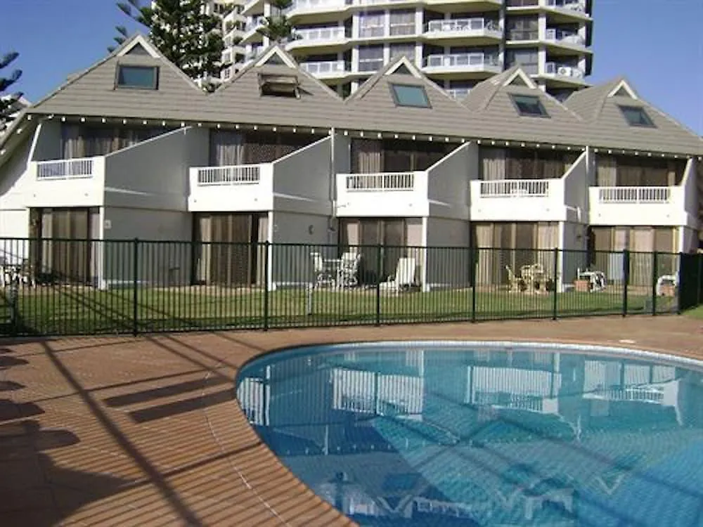 The Breakers Aparthotel Χρυσή Ακτή